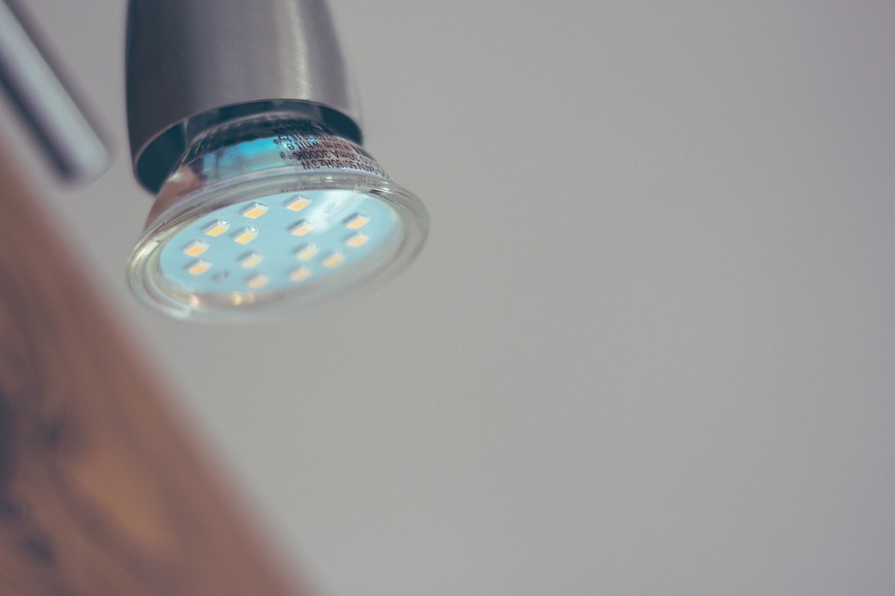 LED žiarovky rôznych druhov už dnes kúpite jednoducho